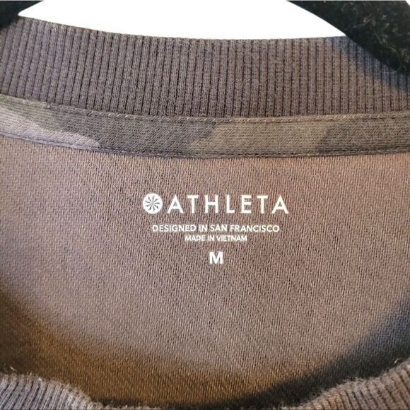 Athleta Women's Green Camo Structured Pullover Sweatshirt Size M - Picture 3 of 7